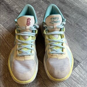 Nike Kyrie Flytrap 5 Basketball Shoes Size 9.5 Kyrie Irving Sneakers